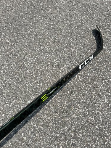 CCM Ribcor Trigger ASY Hockey Stick | RH P29 Senior 75 Flex