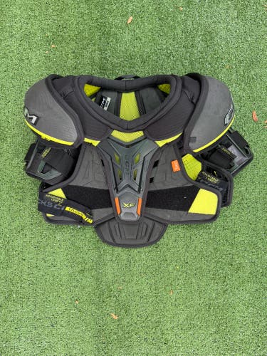 CCM Tacks XF Shoulder Pads | Junior Medium