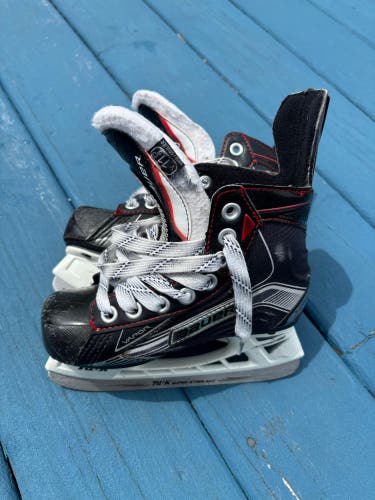 2017 Bauer Vapor X500 Hockey Skates 11 (Used)