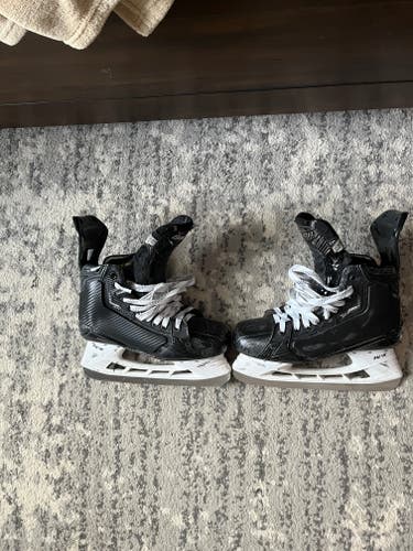 2024 Bauer Supreme Mach Hockey Skates Narrow Width Size 6.5 (Used)