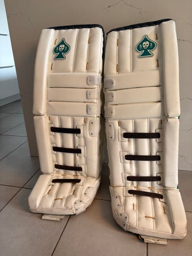 34" 2023 Goalie Leg Pads Pro Stock (Used)