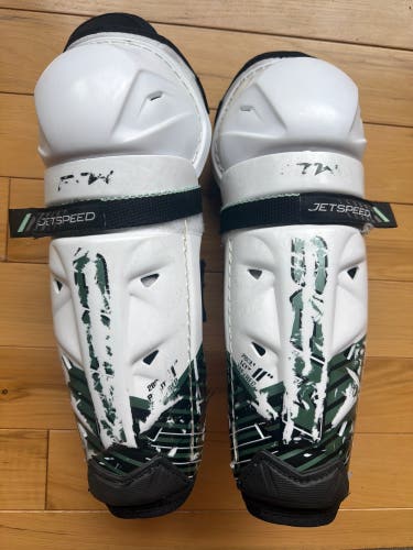Junior CCM JetSpeed FTW 11" Shin Pads (Used)