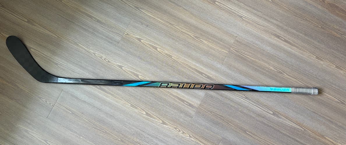 Youth Bauer Nexus Tracer Right Handed Hockey Stick P28 40 Flex (Used)