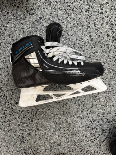 True 2 Piece Hockey Goalie Skates Regular Width 9 (Used)