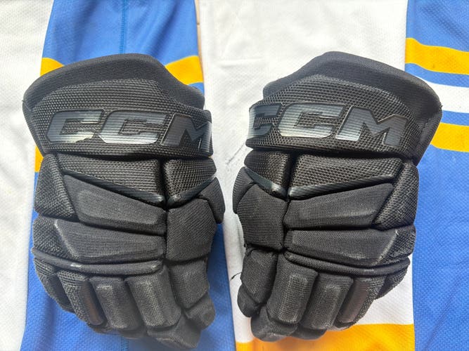 CCM JetSpeed FT880 Gloves 11" (Used)