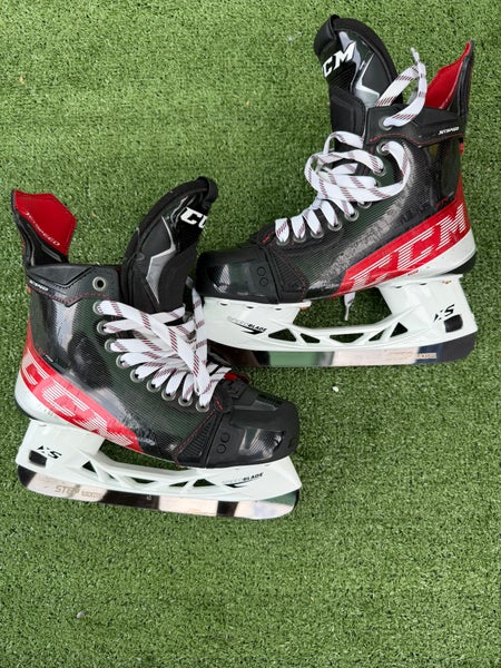 CCM JetSpeed FT4 Pro Hockey Skates | Size 6R