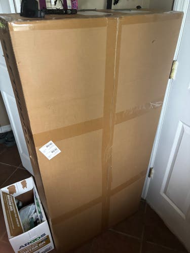 (New) brand new Serenlife smart digital treadmill