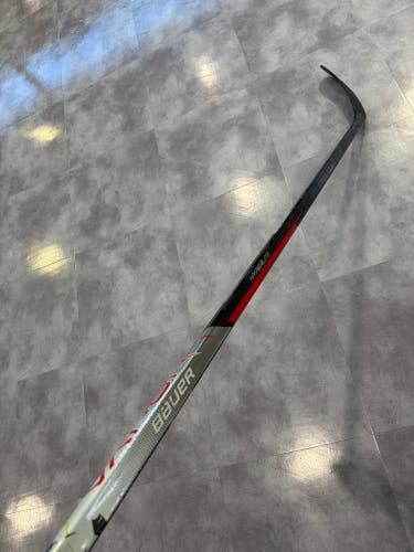 Intermediate Bauer Vapor Hyperlite Hockey Stick Right Handed P92 65 Flex Pro Stock (Used)