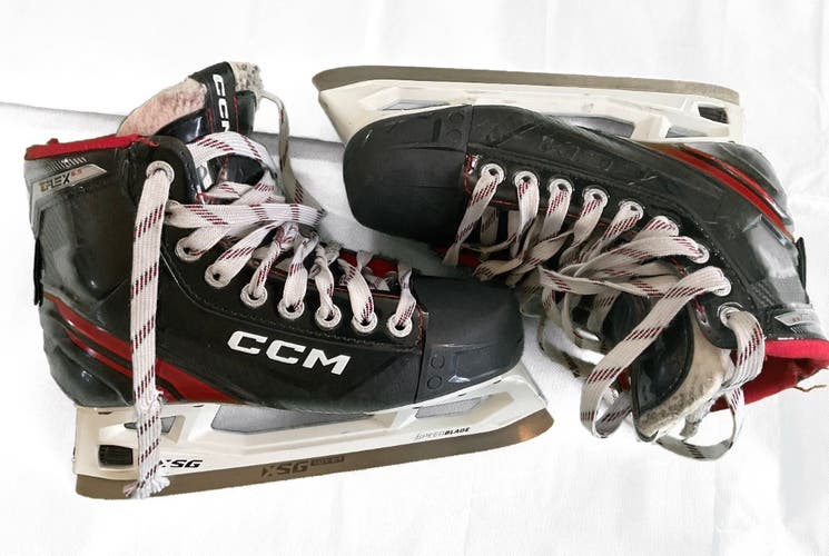 CCM EFlex 6 Hockey Goalie Skates Regular Width Size 5 (Used)