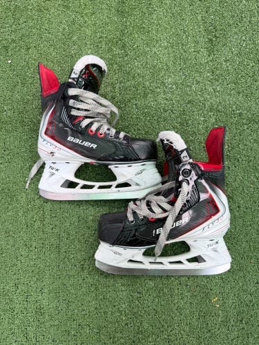 Bauer Vapor Fly30 Hockey Skates | Size 2D