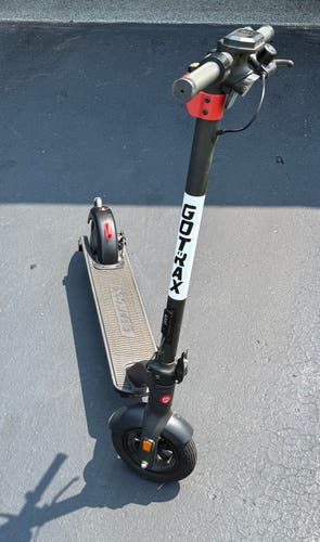 (Used) GOTRAX G4 Electric Scooter – 500W – 20 MPH – Charger Included – Great Condition