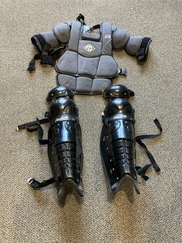 Rawlings Umpire Set (Chest + Legs)