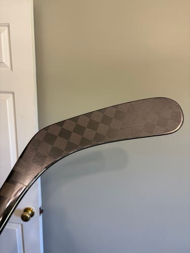 Senior Bauer Vapor Flylite Right Handed Hockey Stick P92 77 Flex (New)