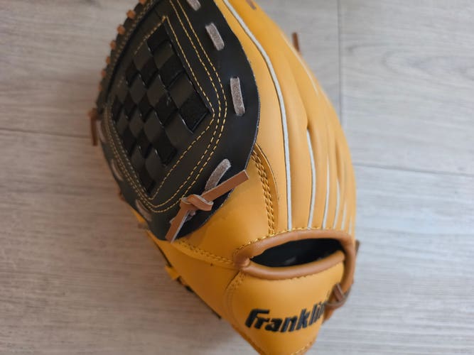 Used Franklin FIELDMASTER 10.5 IN BB/SB Glove LH Throw Brown 10 1/2" 11682-S000136775