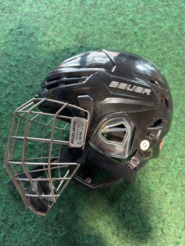 Black Medium Bauer Re-Akt 95 Helmet (Used)