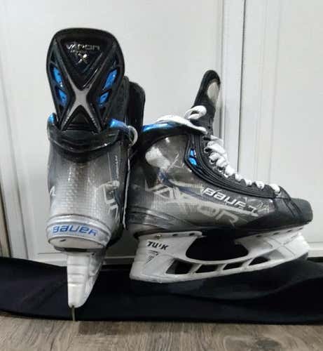 Bauer Vapor Hyperlite (Blue) Pro Stock Skates - Size 8.5, Fit 1