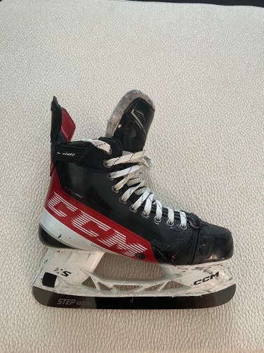 CCM JetSpeed FT4 Pro Hockey Skates Regular Width Pro Stock 8 (Used)
