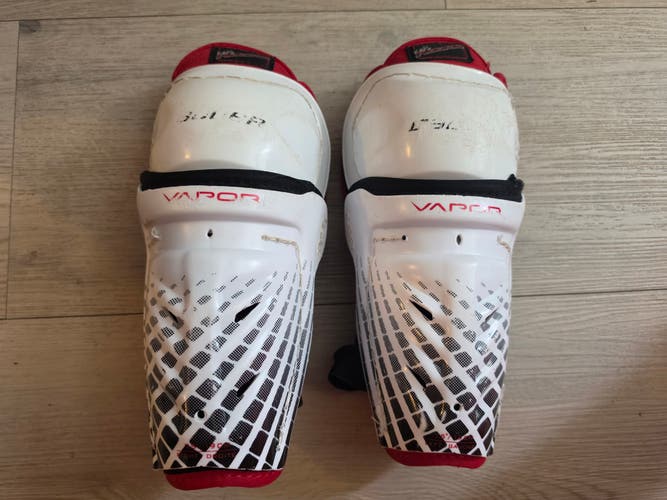 Youth Bauer Vapor 7.5" Shin Pads (Used)