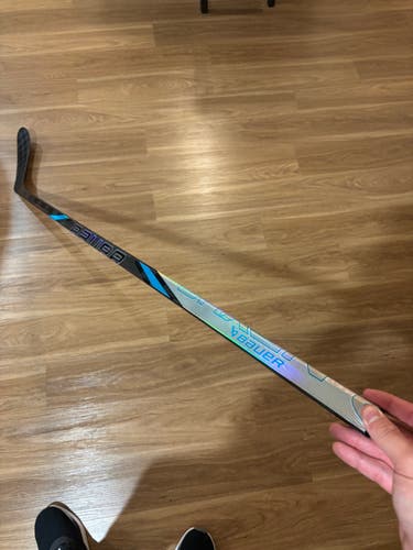 Senior Bauer Nexus Tracer Right Handed Hockey Stick P28 77 Flex (Used)