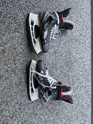 Black 2019 Bauer Vapor 2X Pro Hockey Skates Regular Width 7.5 (Used)