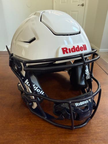 White Adult Large (Size 7) Riddell SpeedFlex Echo Helmet (New)
