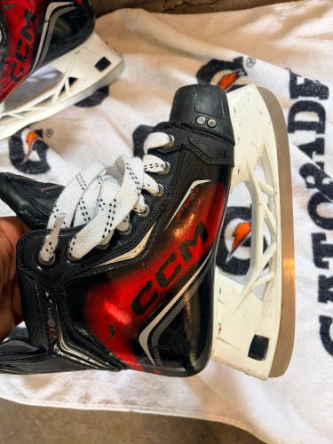CCM JetSpeed FT8 Pro Hockey Skates Regular Width Size 2 (Used)