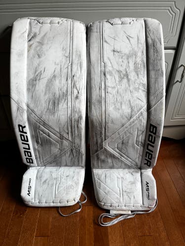 Bauer Supreme M5 Pro Goalie Leg Pads (Senior Small)