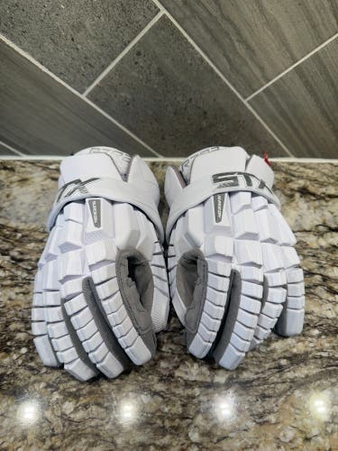 STX Surgeon RZR Lacrosse Gloves (Used)