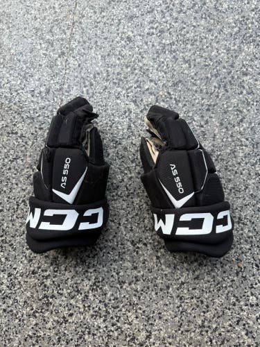 CCM Tacks AS 550 Senior Hockey Gloves – 14” / 36cm – Black (Used)
