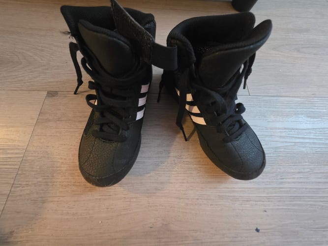 Adidas youth wrestling shoes size 12