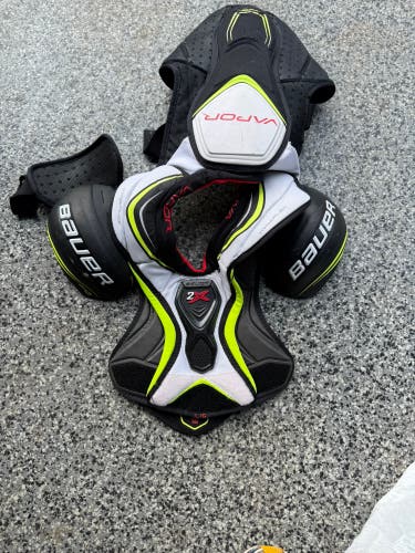 Men's Large Senior Bauer Vapor 2X Shoulder Pads (Used)