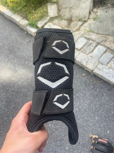 Black Junior EvoShield Leg guard Shin Guards (Used)