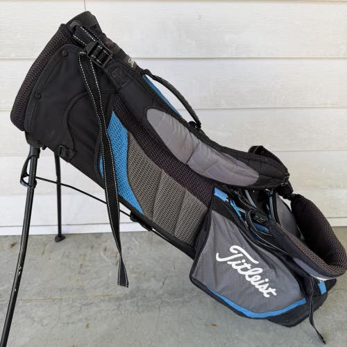 Titleist 4 Way Dividers Golf Stand Carry Bag Black Blue White Logo