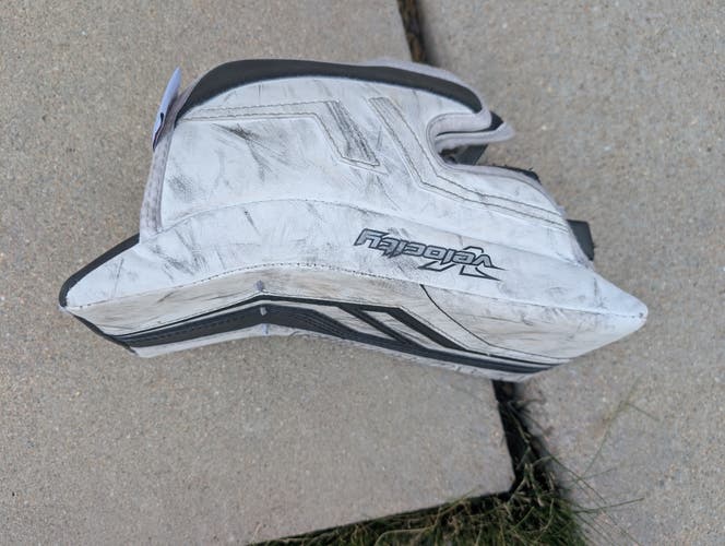 Vaughn Velocity VE8 Junior Goalie Blocker