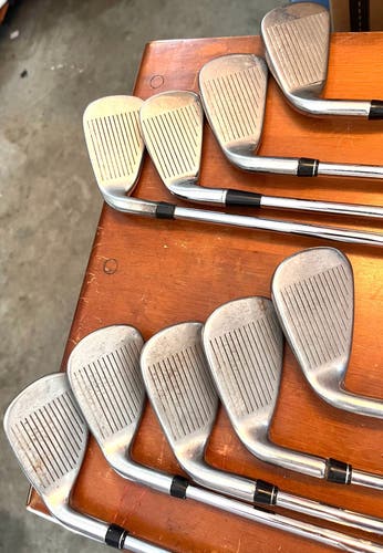 Callaway X2 Hot Right Handed Iron Set Stiff Flex (9 Clubs)#4 - #9, PW, GW, SW(Used)w free ship