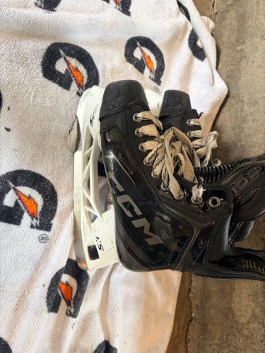 2024 CCM Tacks XF Pro Hockey Skates Size 3.5 (Used)