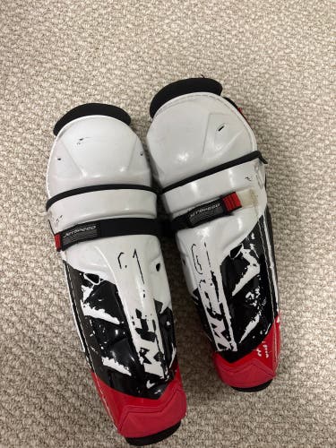 Junior CCM JetSpeed FT485 12" Shin Pads (Used)