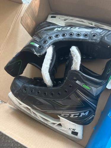 Black 2021 CCM Ribcor 88K Hockey Skates Wide Width Size 4.5 (Used)