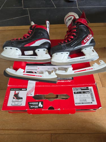 CCM JetSpeed Youth Hockey Skates Regular Width 12 (Used)