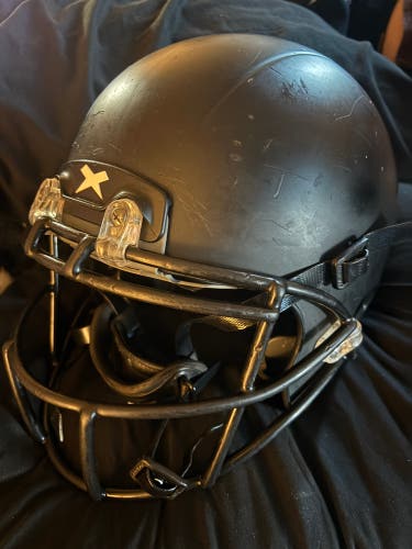 Black Youth Medium Riddell 360 Helmet (Used)