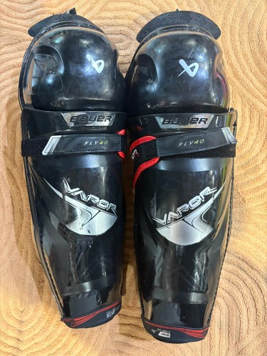 Senior Bauer Vapor Fly40 Shin Pads 15" (Used)