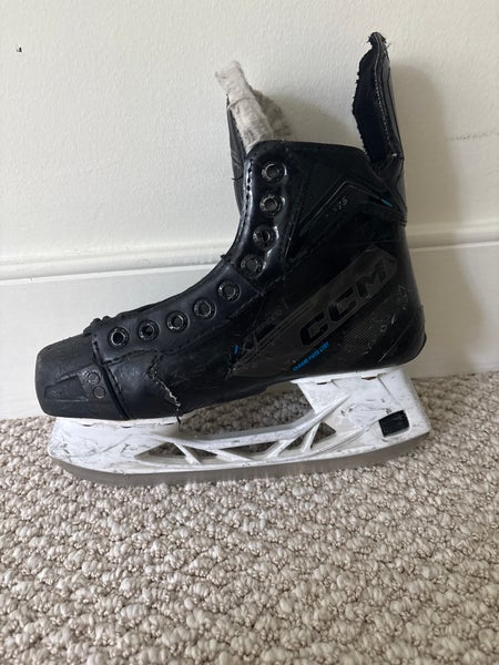 Black 2023 CCM JetSpeed FT675 Hockey Skates Regular Width Size 3.5 (Used)