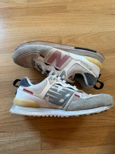 White 574 New Balance Sneakers