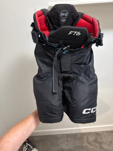 Youth Small CCM JetSpeed FT6 Hockey Pants (Used)