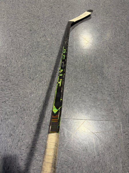 Junior Bauer AG5NT Hockey Stick Right Handed P92 40 Flex (Used)