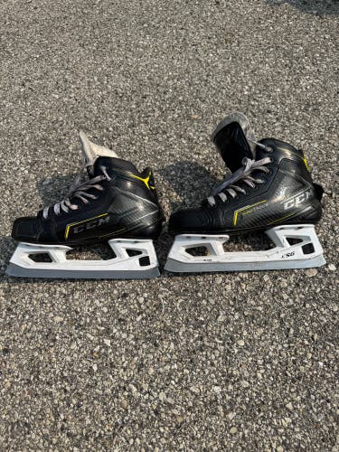 2020 CCM Super Tacks 9370 Hockey Goalie Skates Size 4 (Used)