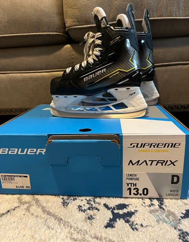 Black Bauer Supreme Matrix Hockey Skates Regular Width 13