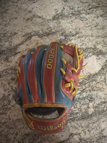 Wilson A2000 RH Infield Baseball Glove 11.5" (Used)