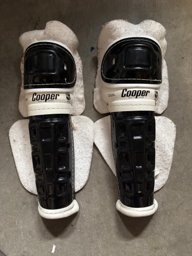 Vintage Cooper Hockey DG8L Ice Hockey Shin Pads