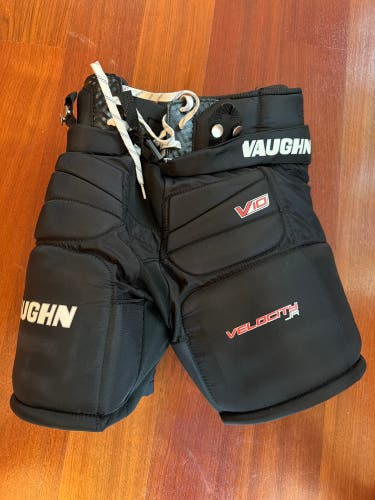 Junior Medium Vaughn Velocity V10 Hockey Goalie Pants (Used)